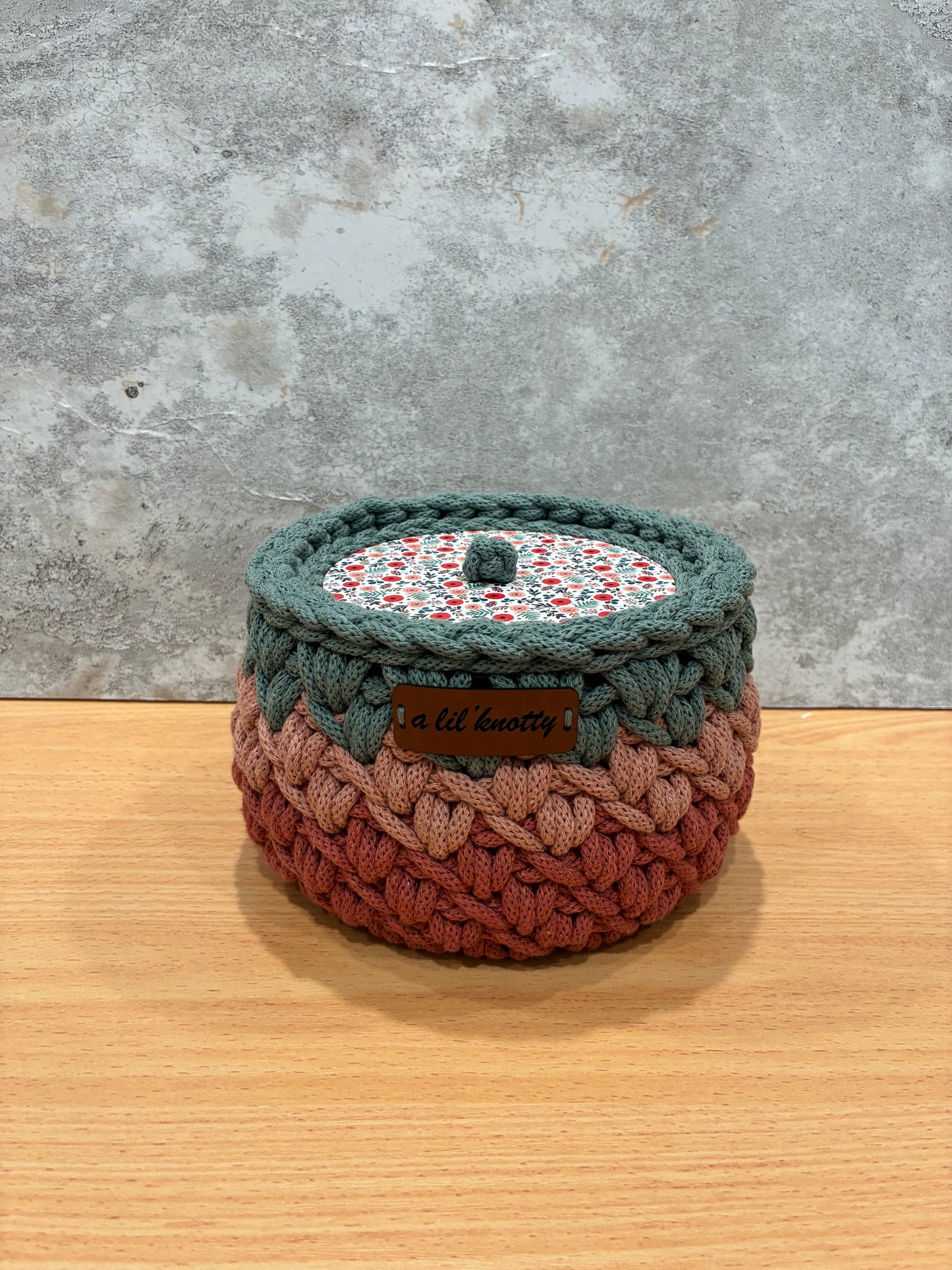 Vintage floral basket with lid