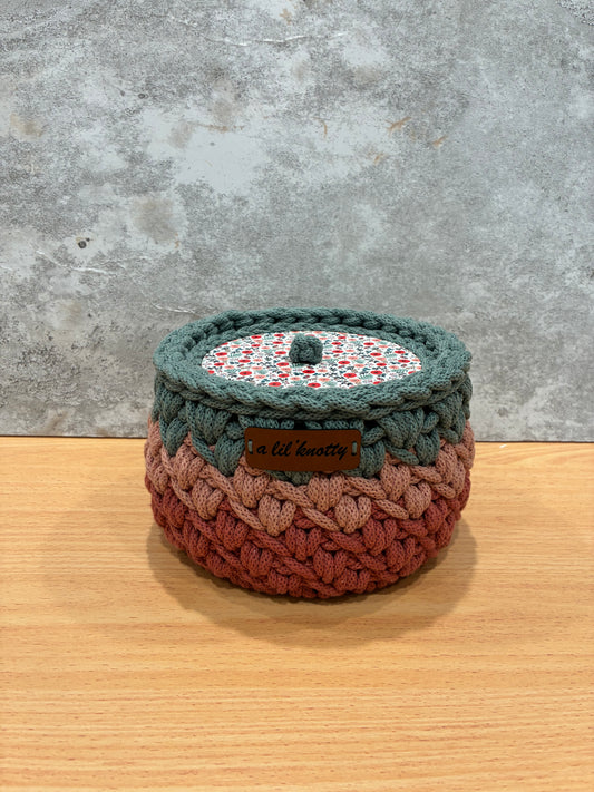 Vintage floral basket with lid